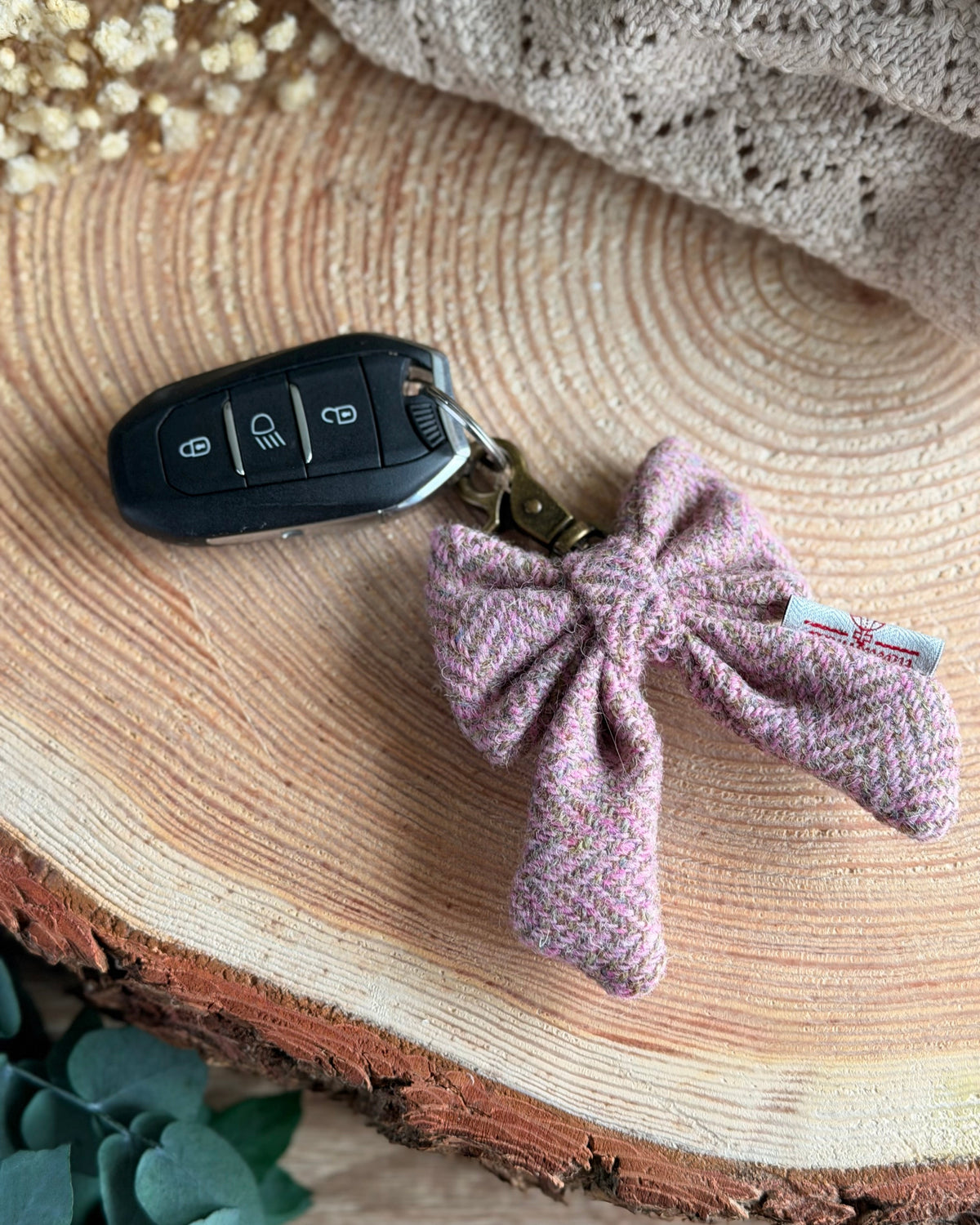 Harris Tweed® Bow Keyring | Bag Charm | Heritage Pink Green Herringbone (Copy) Dash Of Hounds